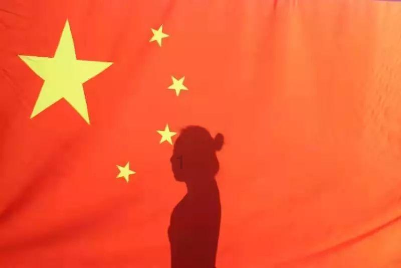 胳膊上长红痘痘是怎么回事？游戏画面